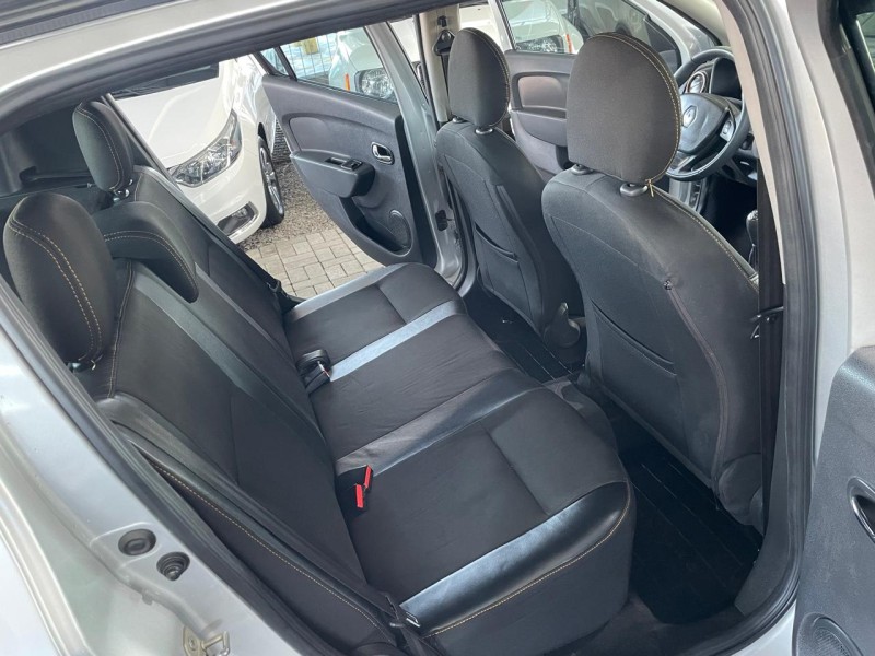 SANDERO 1.6 STEPWAY 8V FLEX 4P MANUAL - 2015 - CAXIAS DO SUL