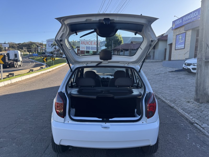 CELTA 1.0 MPFI SPIRIT 8V FLEX 4P MANUAL - 2015 - DOIS IRMãOS