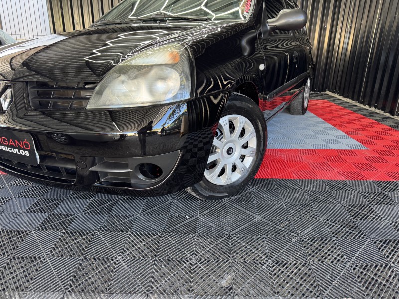 CLIO 1.0 AUTHENTIQUE 16V FLEX 4P MANUAL - 2011 - CAXIAS DO SUL