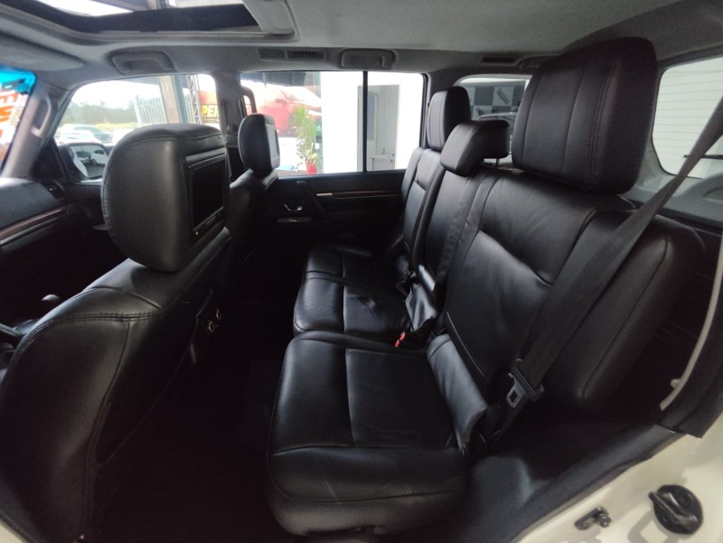 PAJERO FULL 3.2 HPE 4X4 16V DIESEL 4P AUTOMÁTICO - 2010 - PORTãO