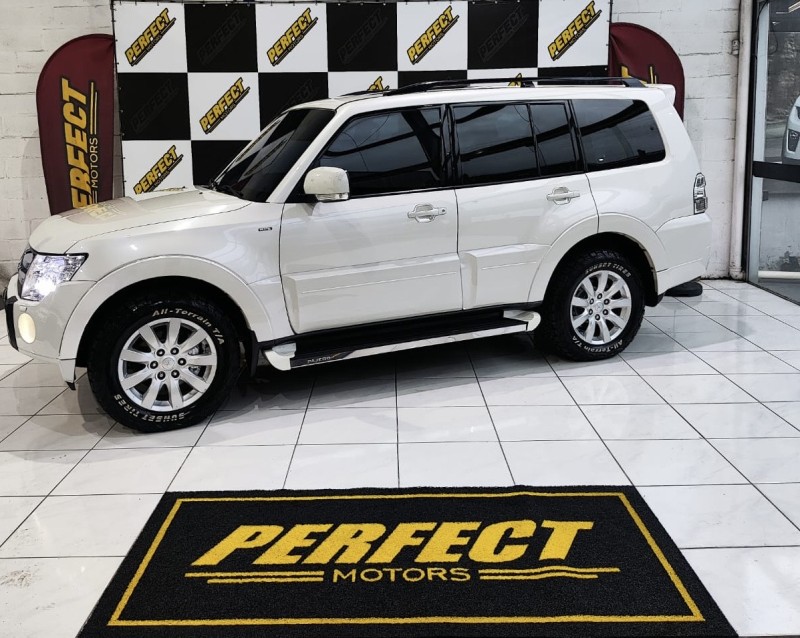 PAJERO FULL 3.2 HPE 4X4 16V DIESEL 4P AUTOMÁTICO - 2010 - PORTãO