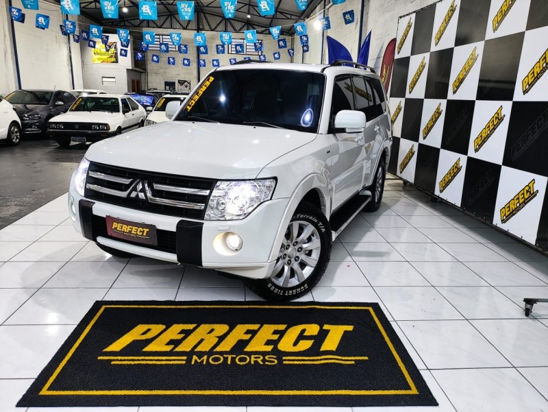 PAJERO FULL 3.2 HPE 4X4 16V DIESEL 4P AUTOMÁTICO - 2010 - PORTãO