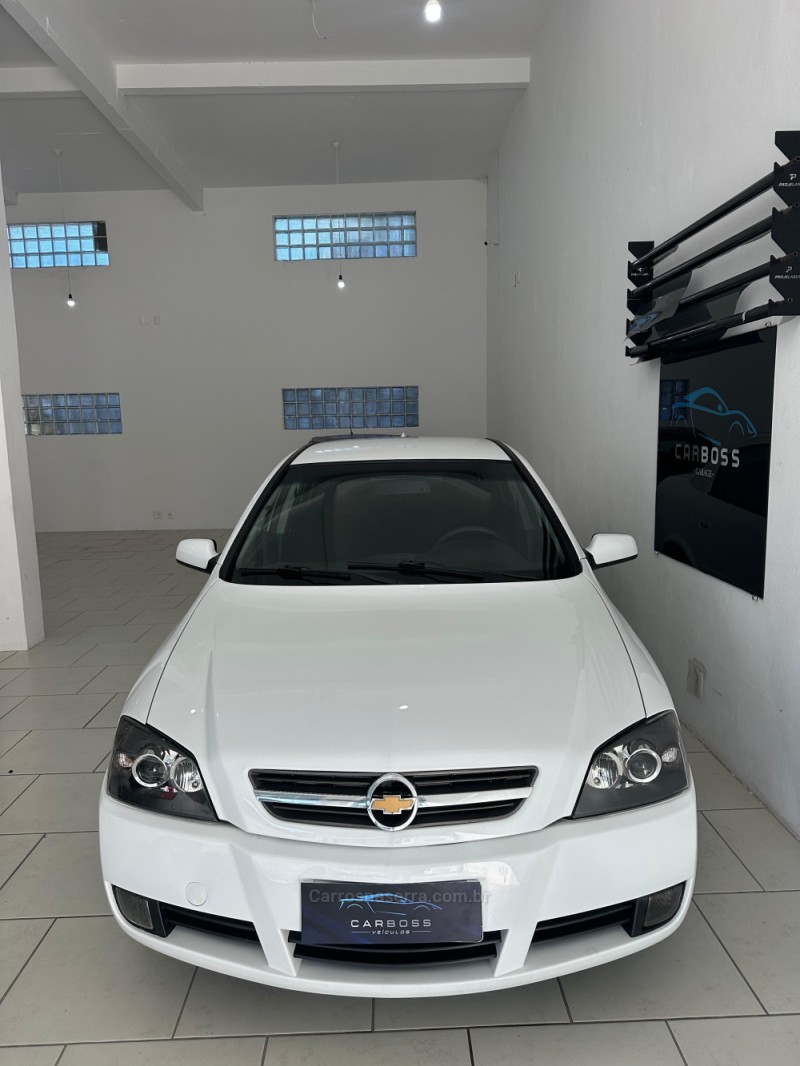 ASTRA 2.0 MPFI ADVANTAGE SEDAN 8V FLEX 4P MANUAL - 2011 - CAXIAS DO SUL