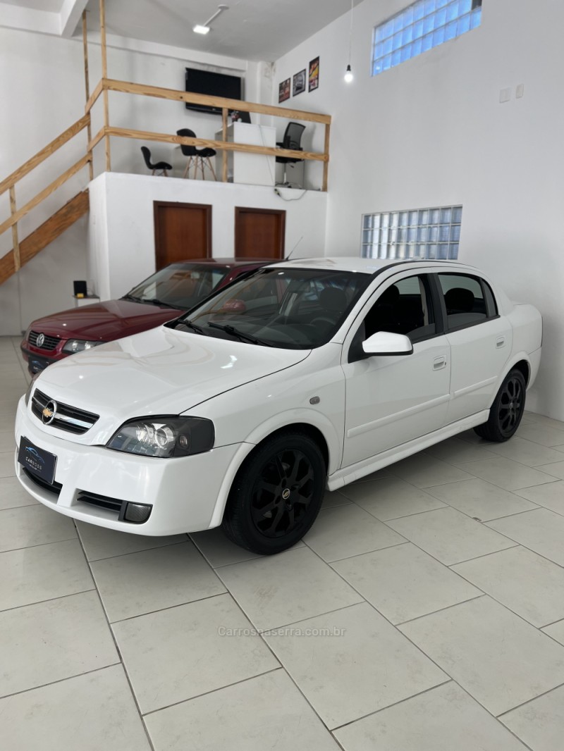 ASTRA 2.0 MPFI ADVANTAGE SEDAN 8V FLEX 4P MANUAL