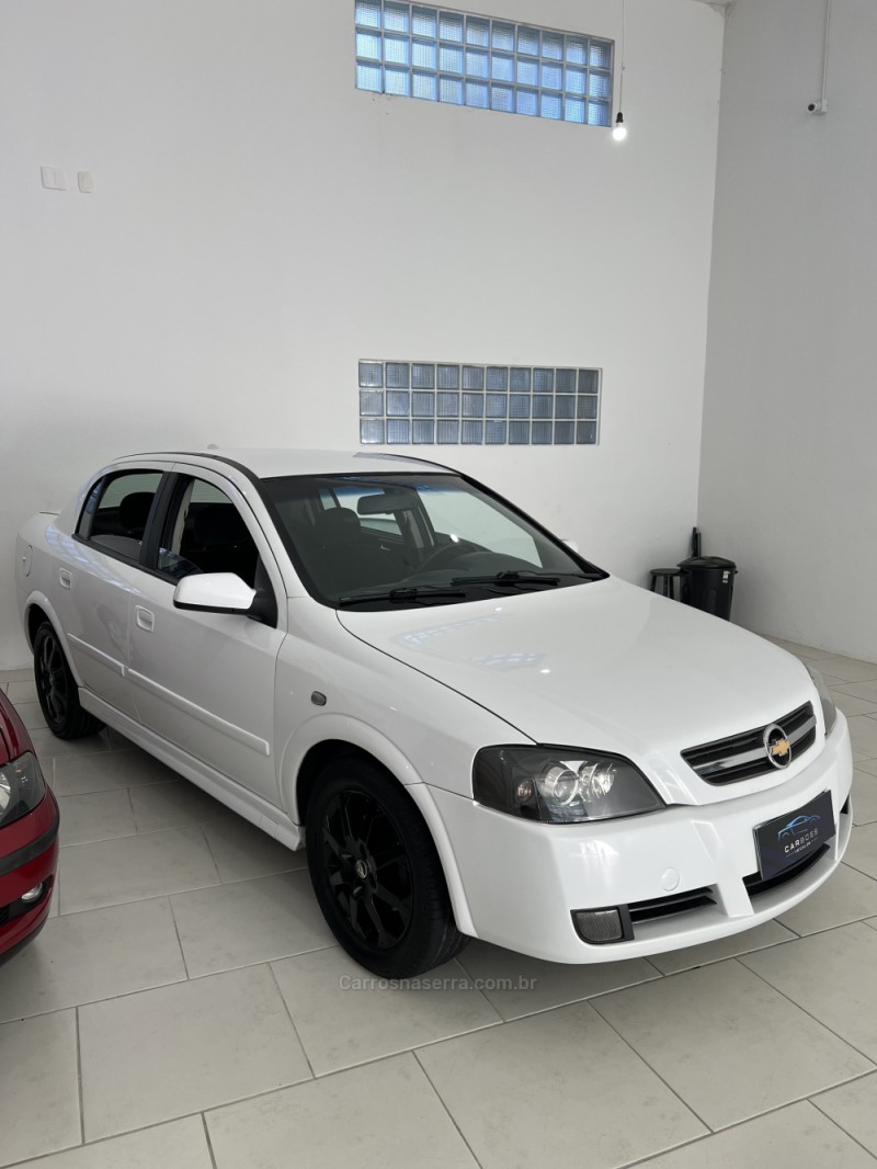 ASTRA 2.0 MPFI ADVANTAGE SEDAN 8V FLEX 4P MANUAL - 2011 - CAXIAS DO SUL