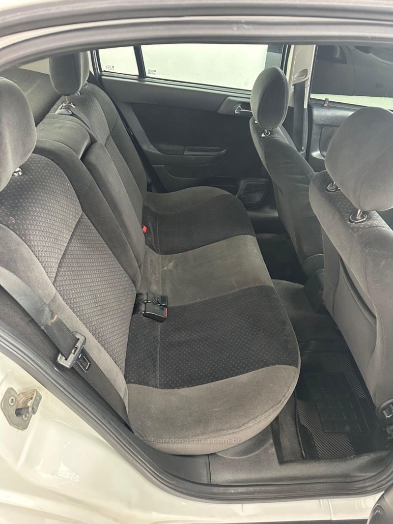 ASTRA 2.0 MPFI ADVANTAGE SEDAN 8V FLEX 4P MANUAL - 2011 - CAXIAS DO SUL
