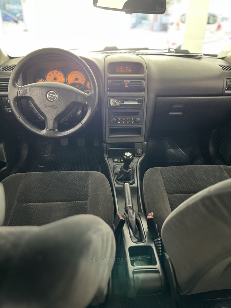 ASTRA 2.0 MPFI ADVANTAGE SEDAN 8V FLEX 4P MANUAL - 2011 - CAXIAS DO SUL