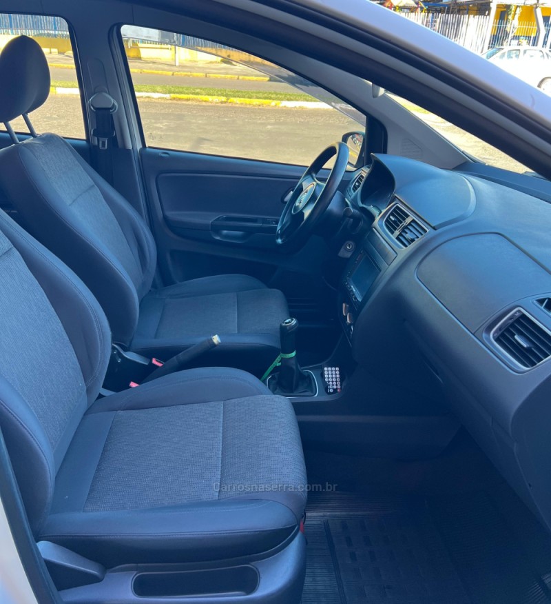 FOX 1.0 MI TREND 8V FLEX 4P MANUAL - 2013 - PAROBé