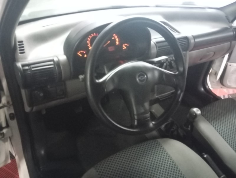 CORSA 1.0 MPFI CLASSIC SEDAN LIFE 8V FLEX 4P MANUAL - 2009 - CAXIAS DO SUL