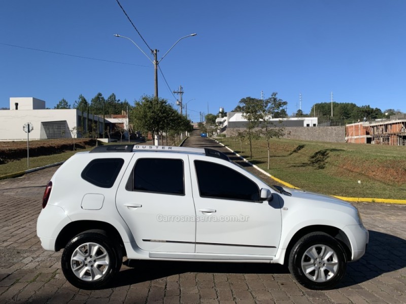 DUSTER 1.6 DYNAMIQUE 4X2 16V FLEX 4P MANUAL - 2016 - GUAPORé
