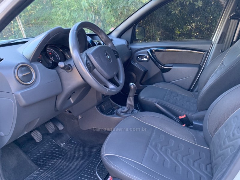 DUSTER 1.6 DYNAMIQUE 4X2 16V FLEX 4P MANUAL - 2016 - GUAPORé