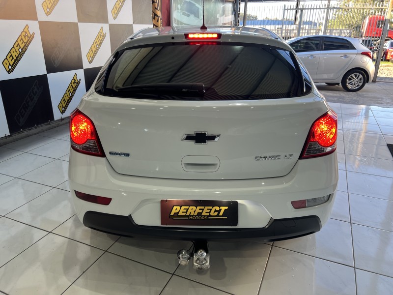 CRUZE 1.8 LT 16V FLEX 4P MANUAL - 2014 - PORTãO