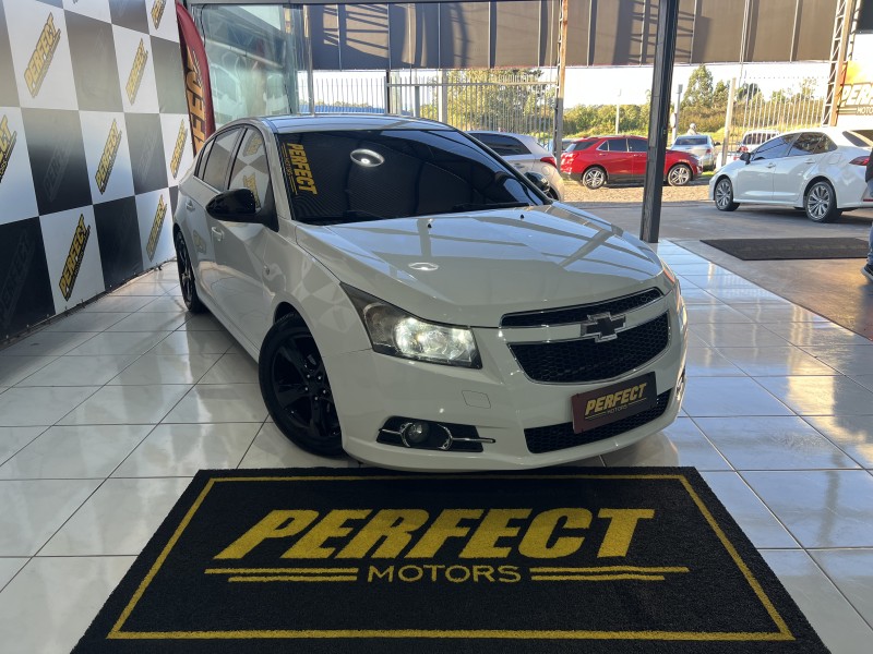 CRUZE 1.8 LT 16V FLEX 4P MANUAL - 2014 - PORTãO