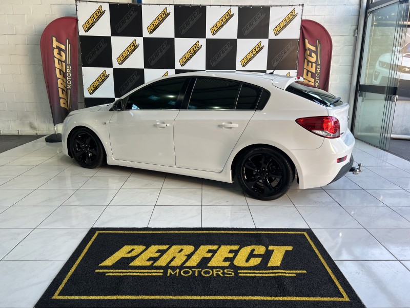 CRUZE 1.8 LT 16V FLEX 4P MANUAL - 2014 - PORTãO