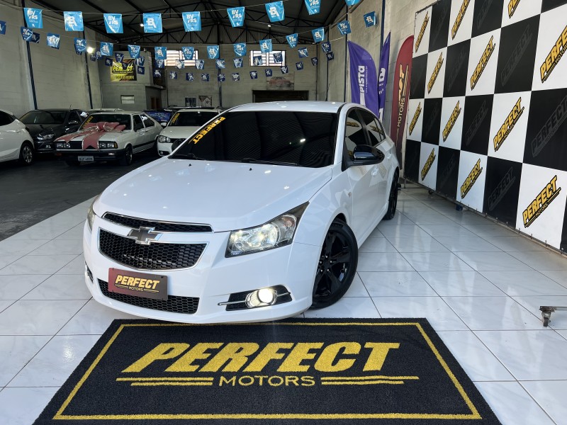 CRUZE 1.8 LT 16V FLEX 4P MANUAL - 2014 - PORTãO