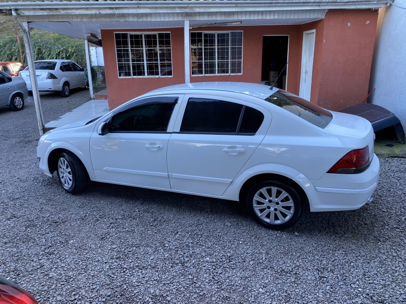 VECTRA 2.0 MPFI EXPRESSION 8V FLEX 4P MANUAL - 2011 - CAXIAS DO SUL