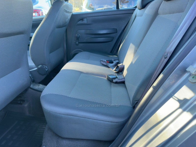 FOX 1.0 MI 8V FLEX 4P MANUAL - 2006 - CANELA