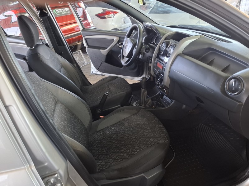 DUSTER 1.6 EXPRESSION 4X2 16V FLEX 4P MANUAL - 2016 - CAXIAS DO SUL