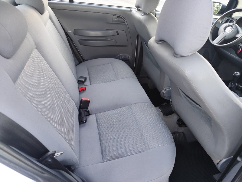 FOX 1.6 MI PLUS 8V GASOLINA 2P MANUAL - 2009 - CAXIAS DO SUL