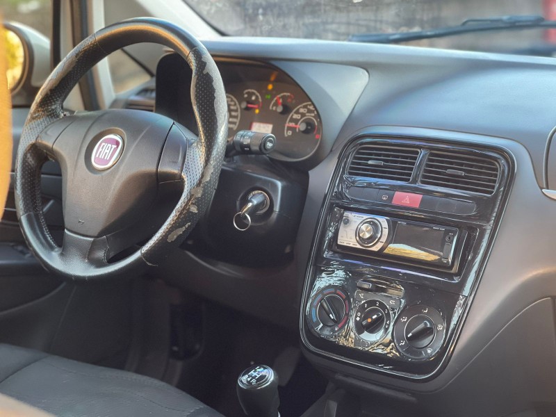PUNTO 1.4 ATTRACTIVE 8V FLEX 4P MANUAL - 2011 - CAXIAS DO SUL