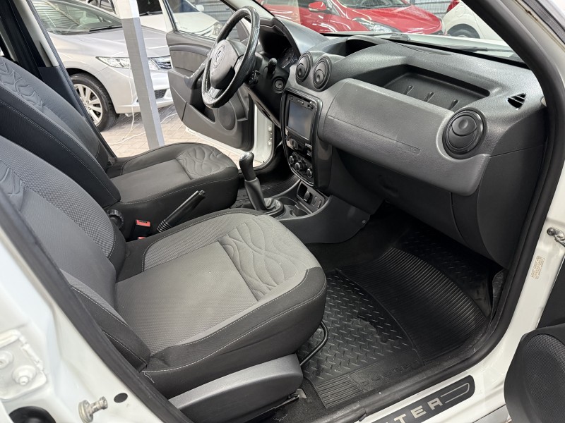 DUSTER 1.6 TECH ROAD 4X2 16V FLEX 4P MANUAL - 2013 - CAXIAS DO SUL