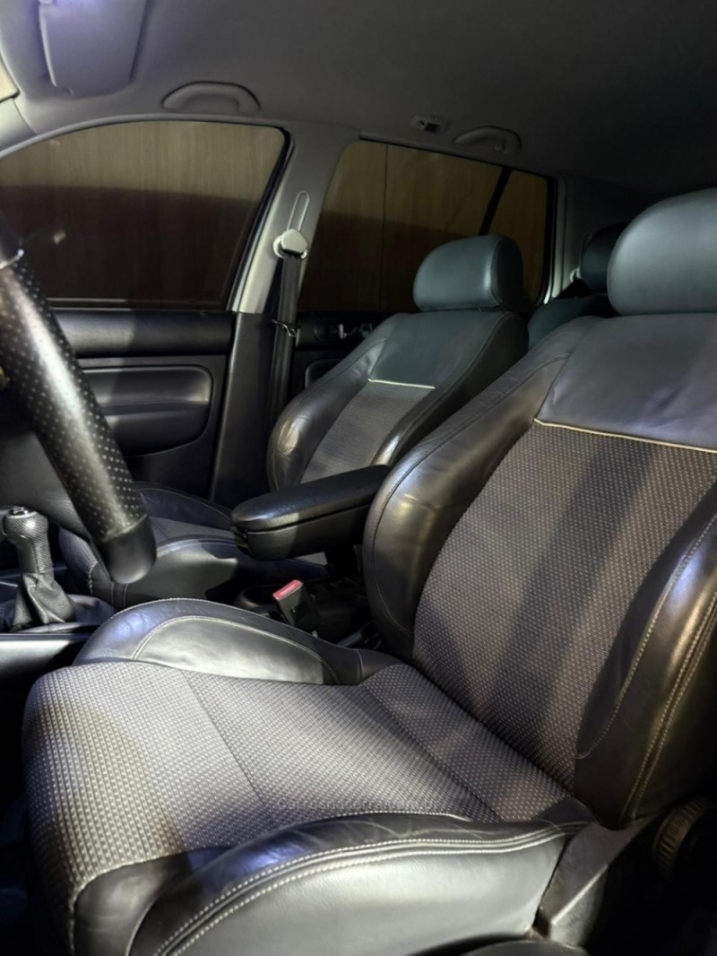GOLF 1.6 MI SPORTLINE 8V FLEX 4P MANUAL - 2011 - LAJEADO