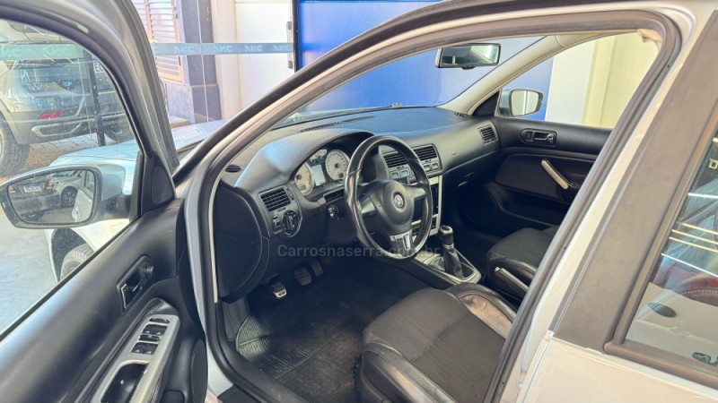 GOLF 1.6 MI SPORTLINE LIMITED EDITION 8V FLEX 4P MANUAL - 2013 - LAJEADO