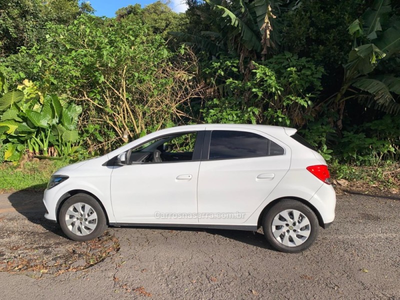 ONIX 1.4 MPFI LT 8V FLEX 4P MANUAL - 2013 - NOVA PETRóPOLIS
