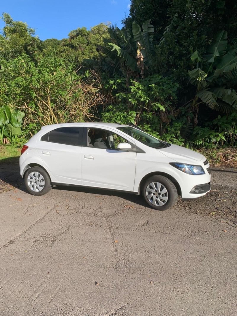 ONIX 1.4 MPFI LT 8V FLEX 4P MANUAL - 2013 - NOVA PETRóPOLIS