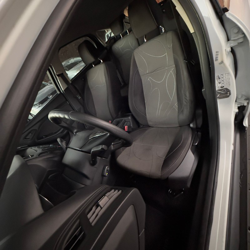FOCUS 1.6 SE 8V FLEX 4P MANUAL - 2015 - CAXIAS DO SUL