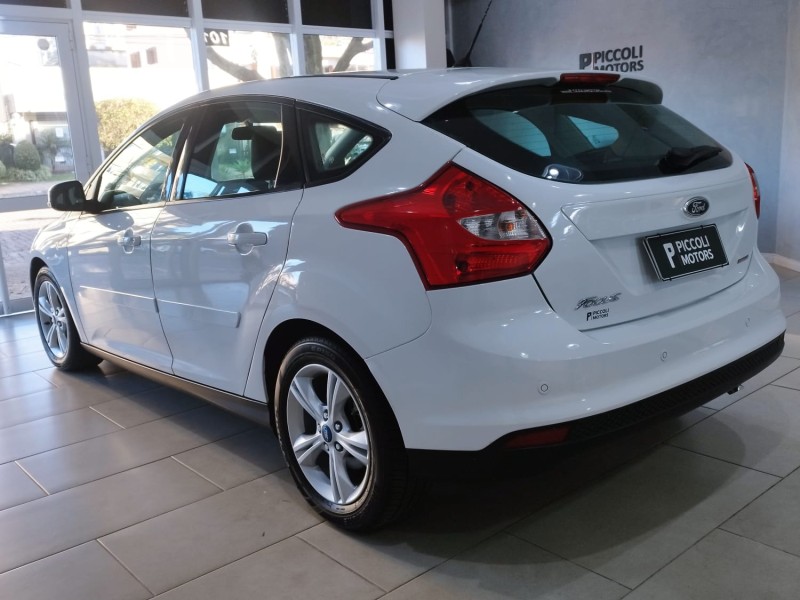 FOCUS 1.6 SE HATCH 16V FLEX 4P AUTOMÁTICO - 2015 - CAXIAS DO SUL