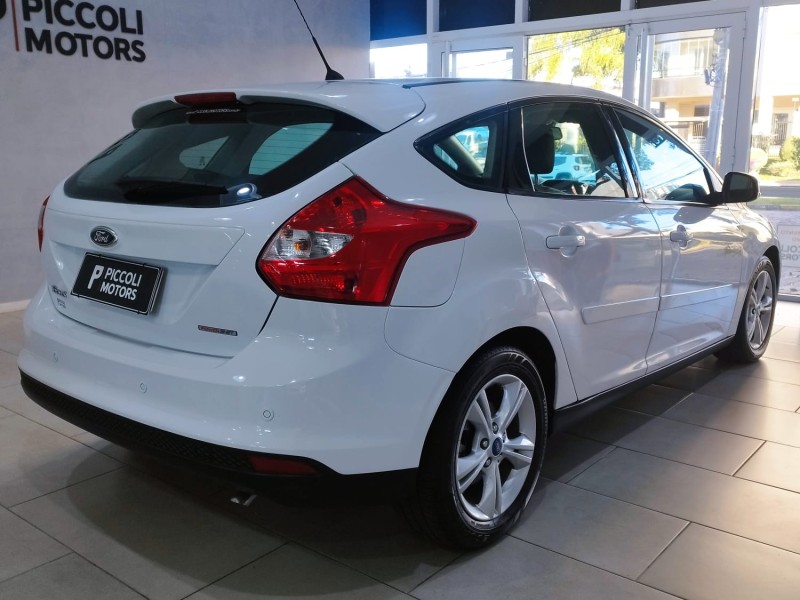 FOCUS 1.6 SE HATCH 16V FLEX 4P AUTOMÁTICO - 2015 - CAXIAS DO SUL