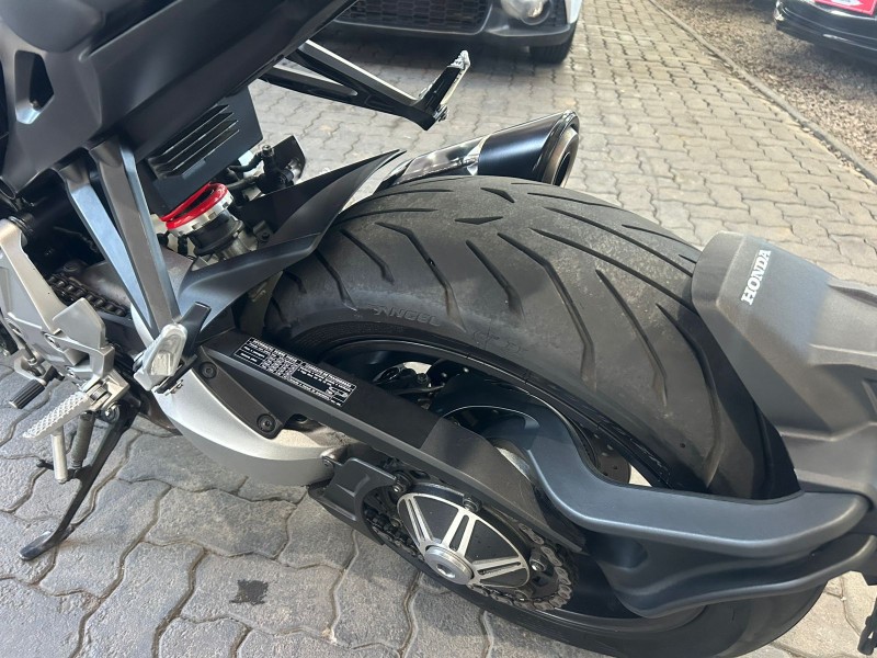 CB 1000R ABS - 2020 - TRêS COROAS