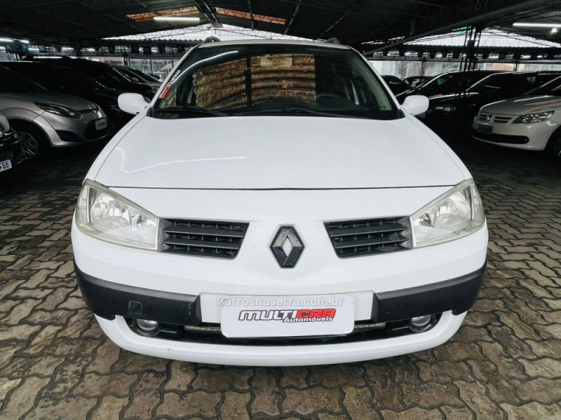 MÉGANE 1.6 DYNAMIQUE GRAND TOUR 16V FLEX 4P MANUAL - 2012 - CAMPO BOM