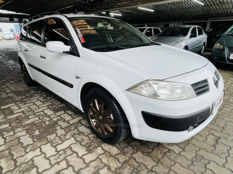 MÉGANE 1.6 DYNAMIQUE GRAND TOUR 16V FLEX 4P MANUAL - 2012 - CAMPO BOM