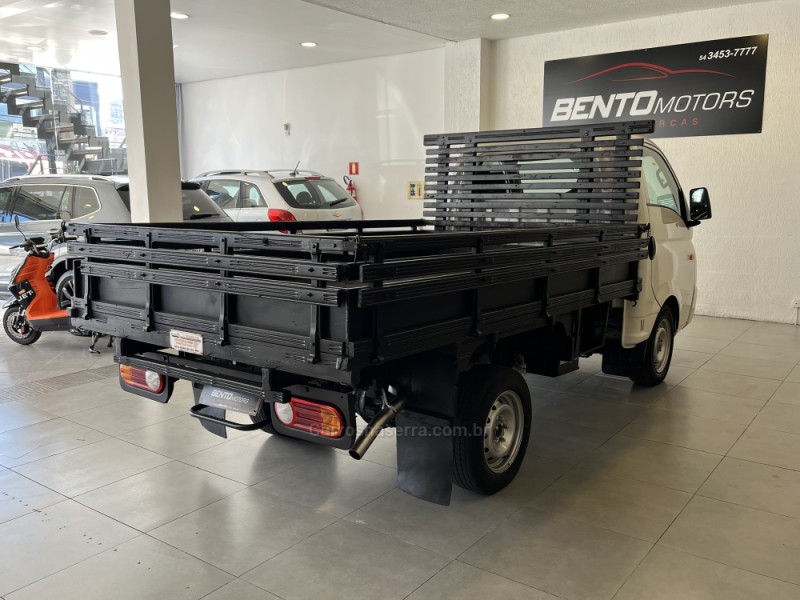 HR 2.5 LONGO COM CAÇAMBA 4X2 16V 130CV TURBO INTERCOOLER DIESEL 2P MANUAL - 2013 - BENTO GONçALVES