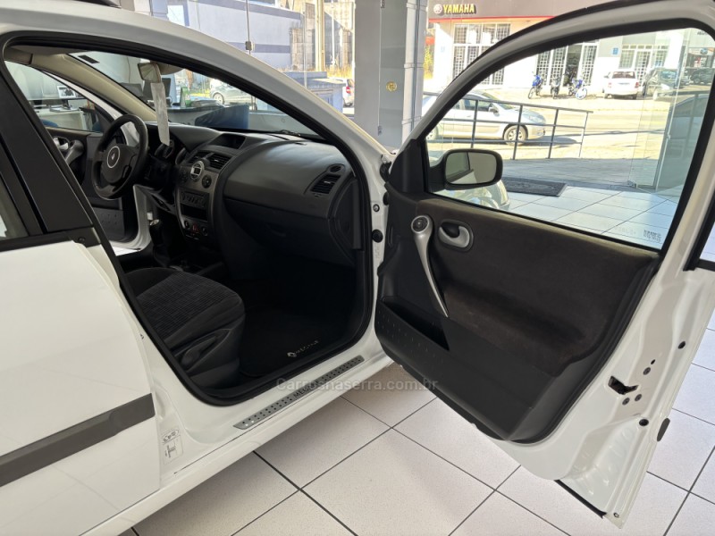 MÉGANE 1.6 DYNAMIQUE GRAND TOUR 16V FLEX 4P MANUAL - 2013 - BENTO GONçALVES