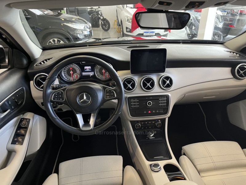 GLA 200 1.6 CGI ENDURO 16V TURBO FLEX 4P AUTOMÁTICO - 2017 - BENTO GONçALVES