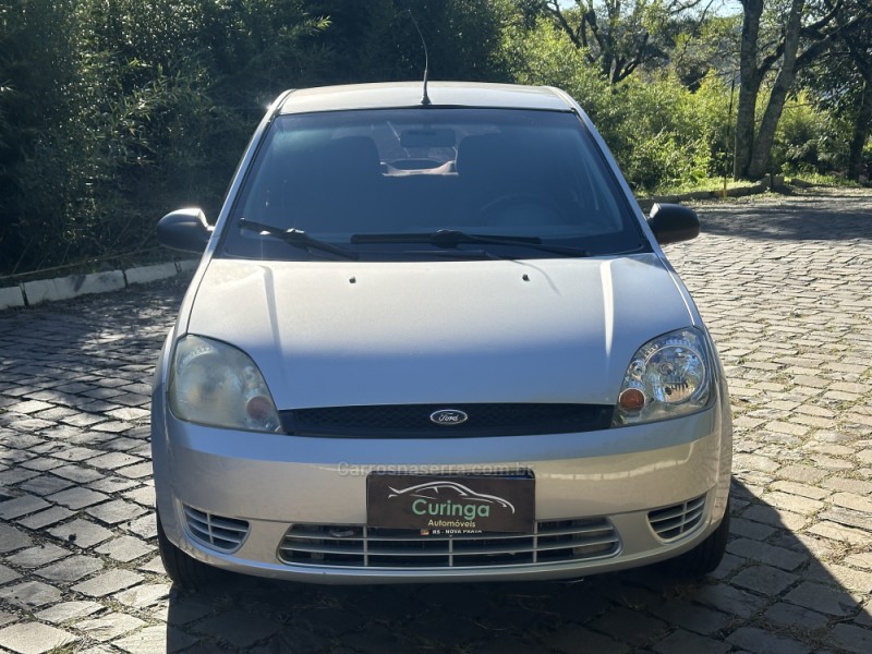 FIESTA 1.0 MPI PERSONNALITÉ 8V GASOLINA 4P MANUAL - 2004 - NOVA PRATA