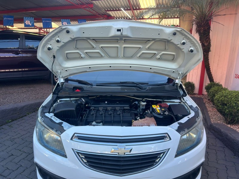 PRISMA 1.4 MPFI LT 8V FLEX 4P MANUAL - 2014 - TRêS COROAS