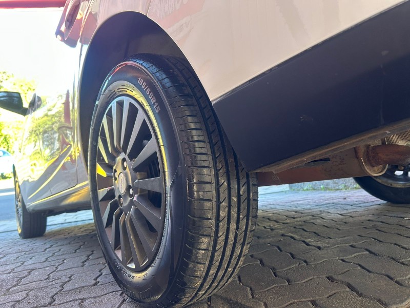 PRISMA 1.4 MPFI LT 8V FLEX 4P MANUAL - 2014 - TRêS COROAS