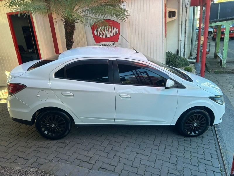 PRISMA 1.4 MPFI LT 8V FLEX 4P MANUAL - 2014 - TRêS COROAS