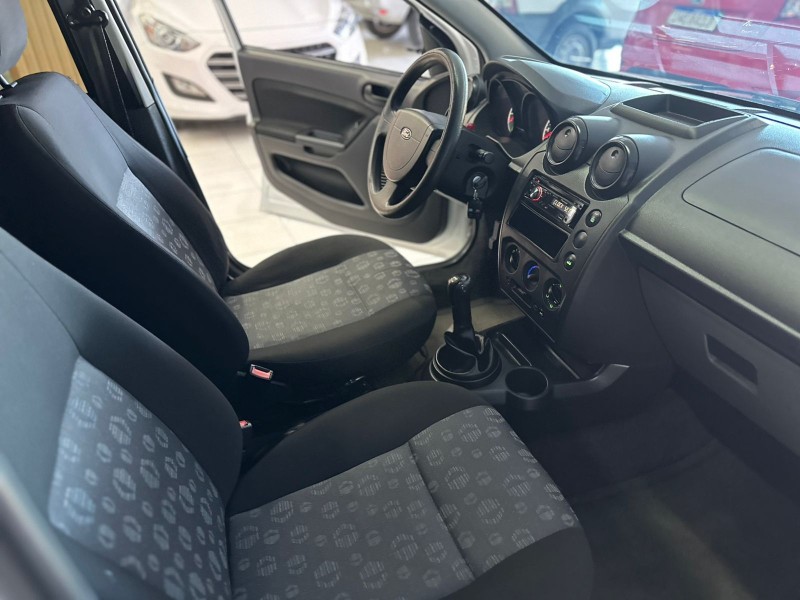 FIESTA 1.0 MPI CLASS HATCH 8V FLEX 4P MANUAL - 2013 - CAXIAS DO SUL