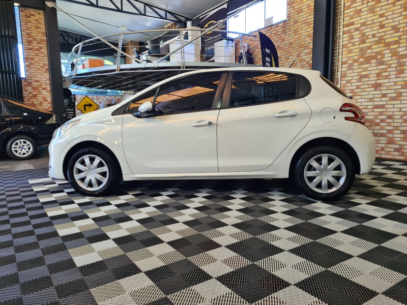 208 1.5 ACTIVE 8V FLEX 4P MANUAL - 2014 - FARROUPILHA
