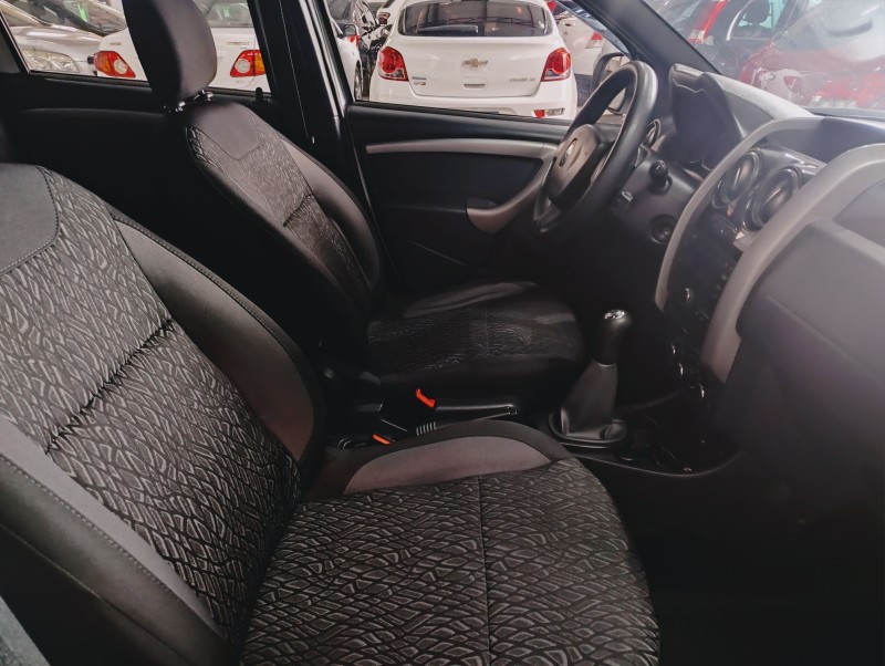 DUSTER OROCH 1.6 16V FLEX EXPRESSION 4P MANUAL - 2017 - SãO SEBASTIãO DO CAí