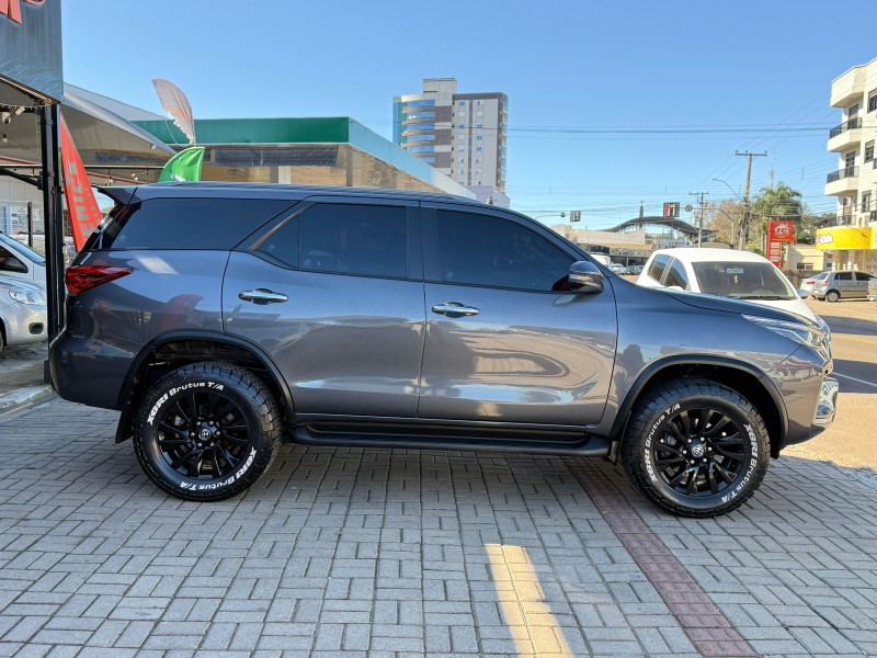 HILUX SW4 2.7 SRV 4X2 16V FLEX 7 LUGARES 4P AUTOMÁTICO - 2021 - LAGOA VERMELHA