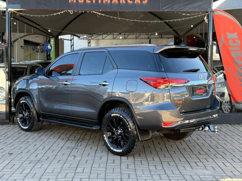 HILUX SW4 2.7 SRV 4X2 16V FLEX 7 LUGARES 4P AUTOMÁTICO - 2021 - LAGOA VERMELHA
