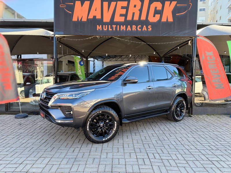 HILUX SW4 2.7 SRV 4X2 16V FLEX 7 LUGARES 4P AUTOMÁTICO - 2021 - LAGOA VERMELHA