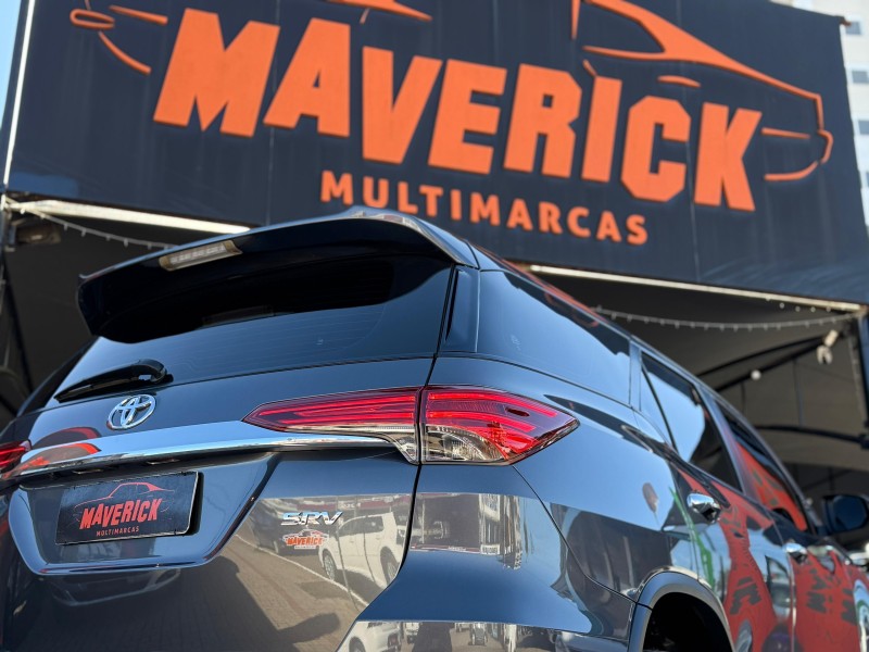 HILUX SW4 2.7 SRV 4X2 16V FLEX 7 LUGARES 4P AUTOMÁTICO - 2021 - LAGOA VERMELHA