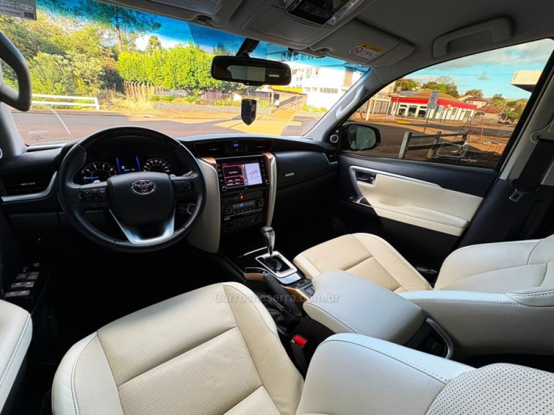 HILUX SW4 2.8 SRX 4X4 DIAMOND 16V TURBO DIESEL 4P 7 LUGARES AUTOMÁTICO - 2020 - CAMPINAS DO SUL